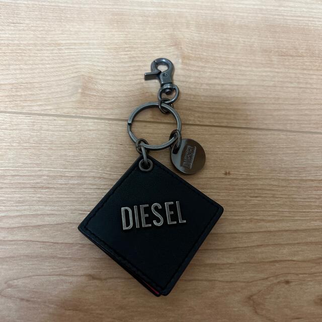 DIESEL(ディーゼル)のディーゼルミラーキーリング メンズのファッション小物(キーホルダー)の商品写真