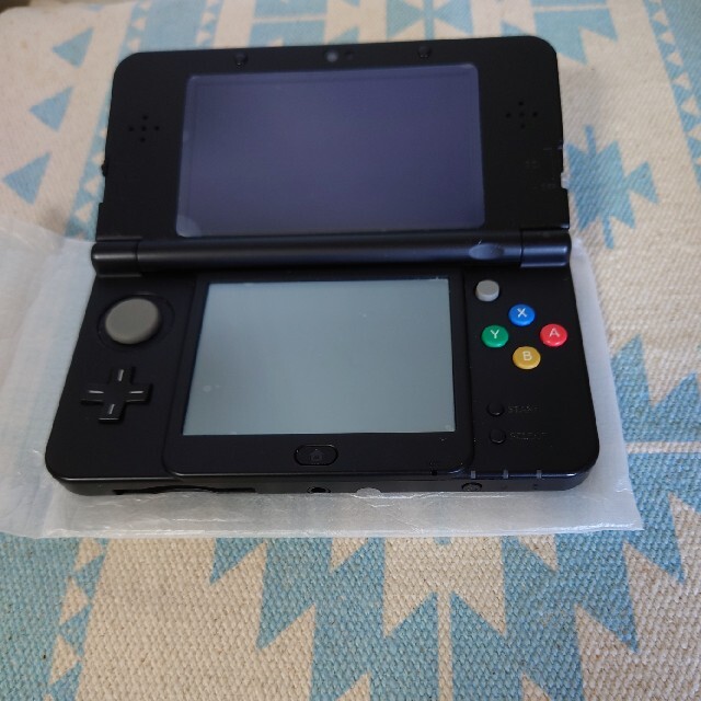 ニンテンドー3DS(ニンテンドー3DS)の「Newニンテンドー3DS ブラック」 エンタメ/ホビーのゲームソフト/ゲーム機本体(携帯用ゲーム機本体)の商品写真