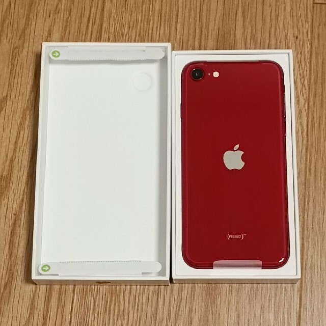 iPhone(アイフォーン)の【24時間以内発送】iPhone SE3 第3世代 128GB RED赤 スマホ/家電/カメラのスマートフォン/携帯電話(スマートフォン本体)の商品写真