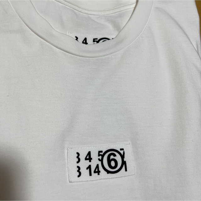 MM6(エムエムシックス)のMM6 Maison Margiela シグネチャーロゴTシャツ レディースのトップス(Tシャツ(半袖/袖なし))の商品写真