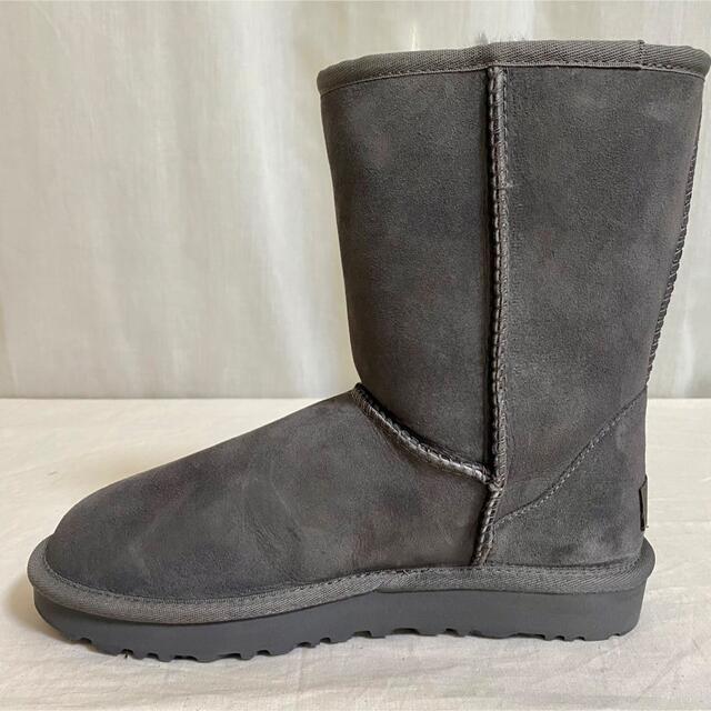 UGG(アグ)のUGG国内正規品！新品箱入り★撥水防汚性クラシックショートIIブーツシープスキン レディースの靴/シューズ(ブーツ)の商品写真