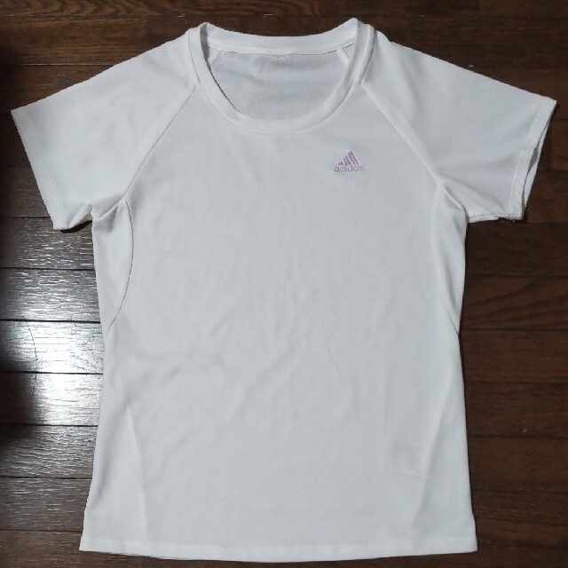 adidas(アディダス)のadidas　Ｔシャツ レディースのトップス(Tシャツ(半袖/袖なし))の商品写真