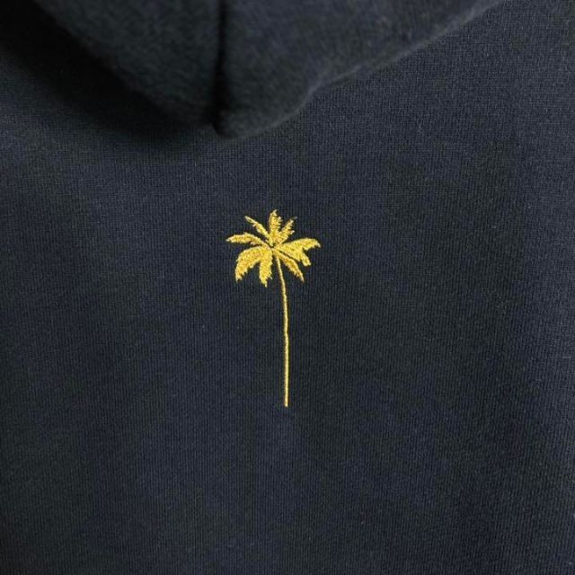 3周年記念】リルーム センター刺繍ロゴパーカー 人気Lサイズ 美品 入手
