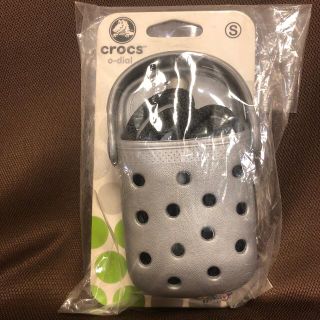 クロックス(crocs)のCROCS o-dial クロックス オーダイアル 小物入れグレー　カードケース(小物入れ)