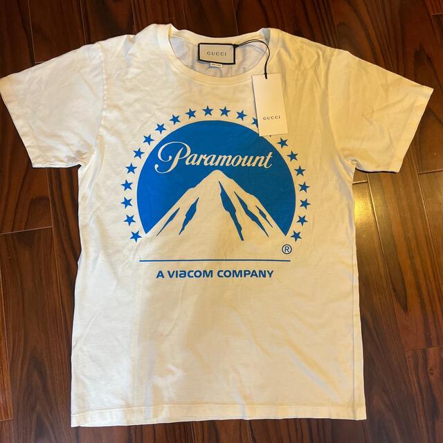 Gucci(グッチ)のGUCCI × Paramount Tシャツ　新品未使用 メンズのトップス(Tシャツ/カットソー(半袖/袖なし))の商品写真