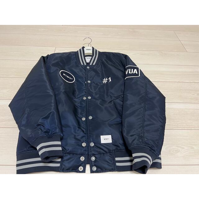 付属品有 WTAPS BENCH JACKET NYLON SATIN NAVY着丈67