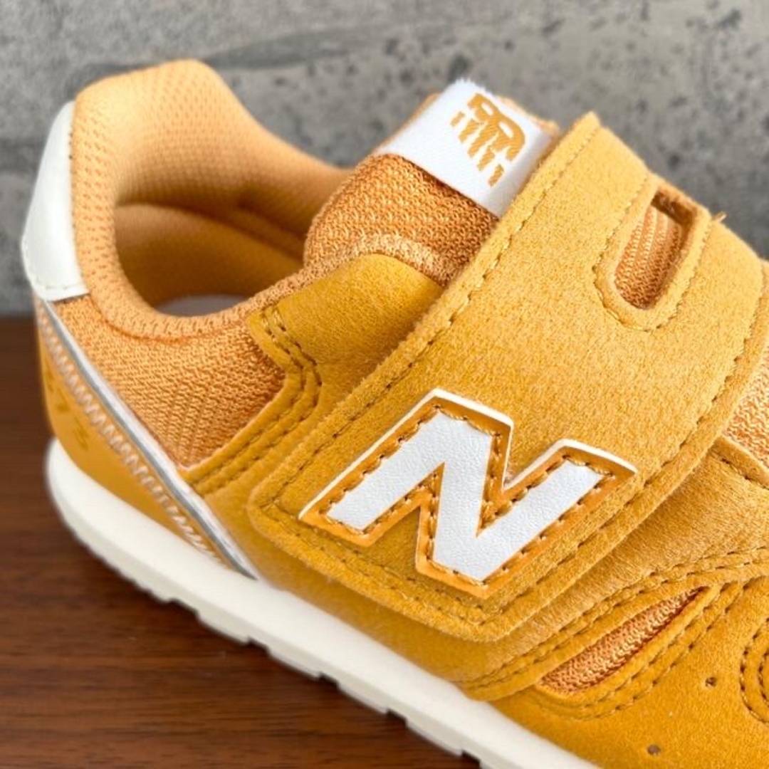 New Balance(ニューバランス)の【新品】15センチ イエロー ニューバランス スニーカー キッズ キッズ/ベビー/マタニティのキッズ靴/シューズ(15cm~)(スニーカー)の商品写真