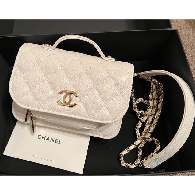 入手困難品☆CHANEL シャネル チェーンクラッチ  ホワイト