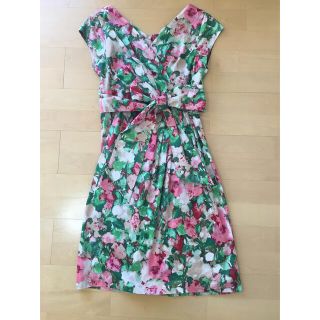 タルボット(TALBOTS)の美品！華やか　タルボット　お花柄ワンピース(ひざ丈ワンピース)