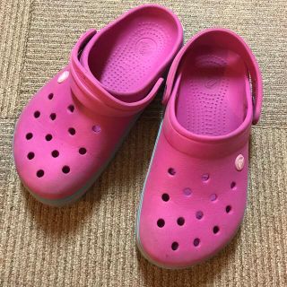 クロックス(crocs)のクロックス◆ピンク サンダル 23.0(サンダル)