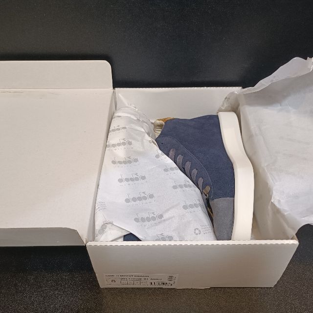 ディアドラ(DIADORA HERITAGE) ポルトガル製スニーカー 青 42