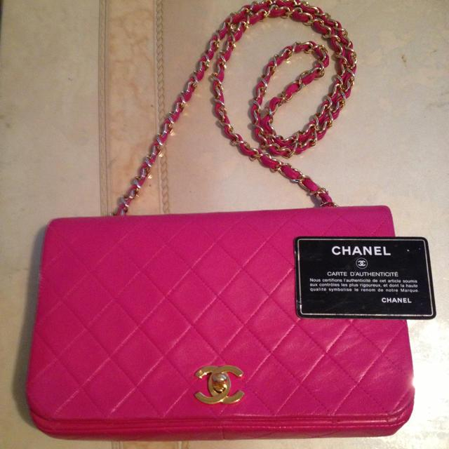 CHANEL - CHANELピンクマトラッセバッグ