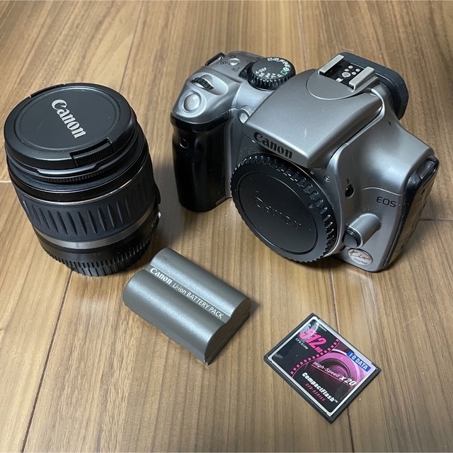 Canon(キヤノン)の【専用】CANON EOS KISS DIGITAL 初代 スマホ/家電/カメラのカメラ(デジタル一眼)の商品写真