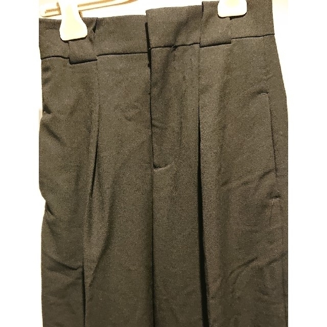 ZARA - ZARA タックパンツ ダーツパンツの通販 by utsubo's shop ZARA - ZARA タックパンツ ダーツパンツの通販 by utsubo's shop