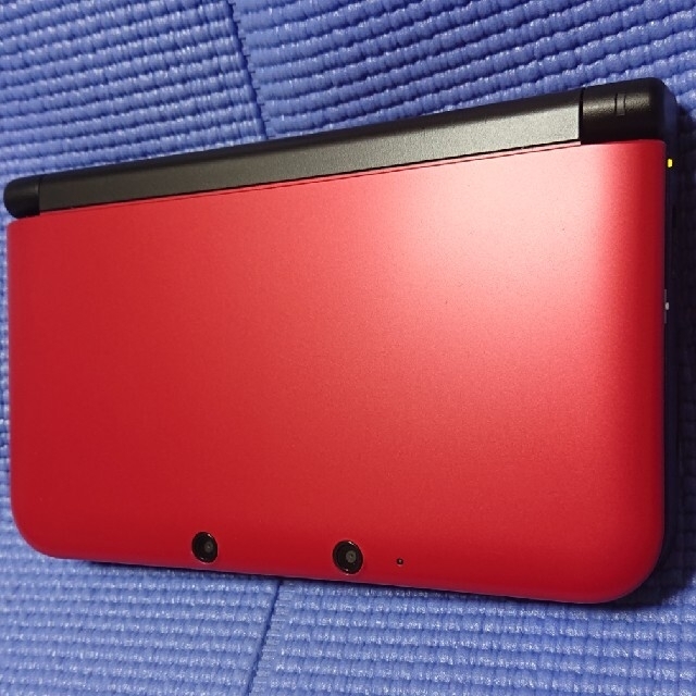 ニンテンドー3DS(ニンテンドー3DS)のニンテンドー3DS LL  レッド×ブラック エンタメ/ホビーのゲームソフト/ゲーム機本体(携帯用ゲーム機本体)の商品写真