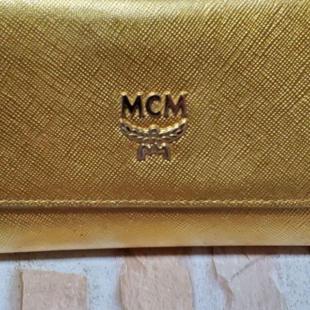 MCM(エムシーエム)のMCM エムシーエム 長財布 ゴールド レディース ブランド レディースのファッション小物(財布)の商品写真