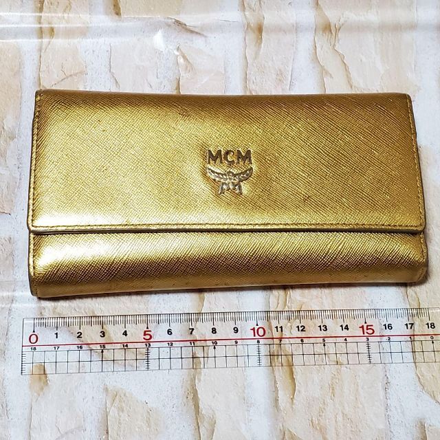 MCM(エムシーエム)のMCM エムシーエム 長財布 ゴールド レディース ブランド レディースのファッション小物(財布)の商品写真