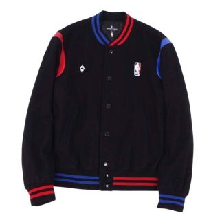 マルセロブロン(MARCELO BURLON)のマルセロバーロン ジャンパー スタジアムジャケット スタジャン メンズ NBA(ステンカラーコート)