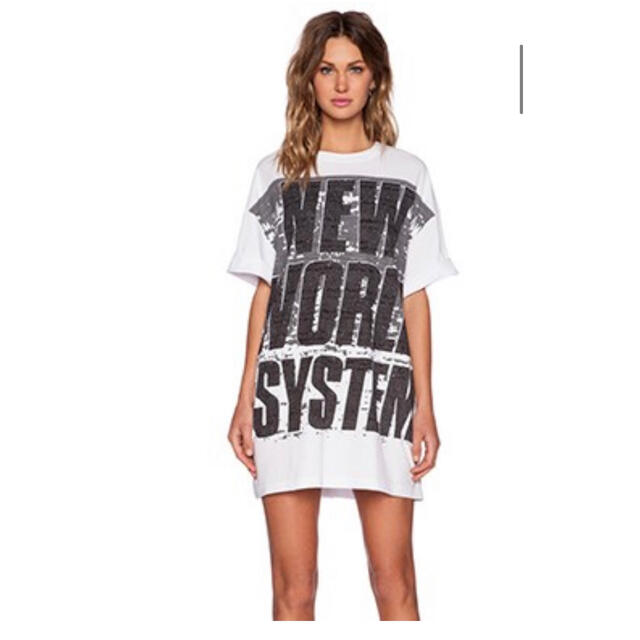 MARC JACOBS(マークジェイコブス)のMARC  JACOBS  NEW WORLD SYSTEM Tシャツ　ブラック レディースのトップス(Tシャツ(半袖/袖なし))の商品写真