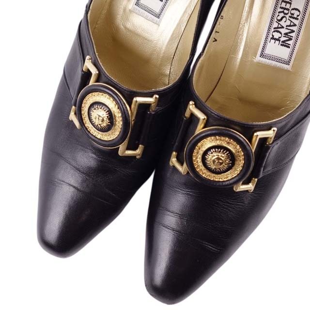 Gianni Versace(ジャンニヴェルサーチ)のジャンニヴェルサーチ パンプス サンバースト金具 カーフレザー シューズ 36 レディースの靴/シューズ(ハイヒール/パンプス)の商品写真