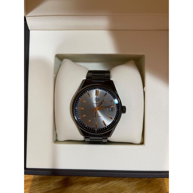 TAG Heuer(タグホイヤー)のタグホイヤー カレラ クォーツ 39㎜ 黒 WAR1113.BA0602 メンズの時計(腕時計(アナログ))の商品写真
