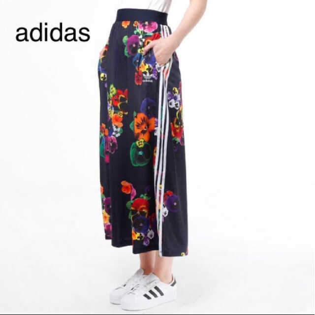 adidas(アディダス)の希少 アディダス オリジナルス ロングスカート パンジー 花柄 レディースのスカート(ロングスカート)の商品写真