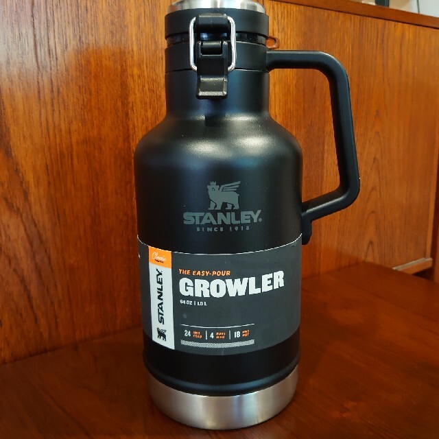 Stanley(スタンレー)のSTANLEY スタンレー クラシック 真空グロウラー 1.9L Classic スポーツ/アウトドアのアウトドア(食器)の商品写真