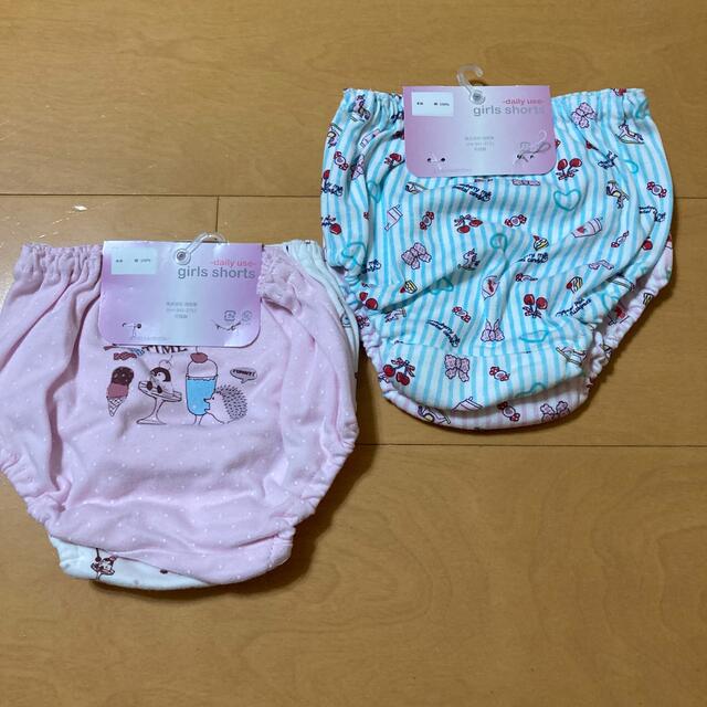 女の子　ショーツ　パンツ　100 4枚　新品未使用品　タグ付き キッズ/ベビー/マタニティのキッズ服女の子用(90cm~)(下着)の商品写真