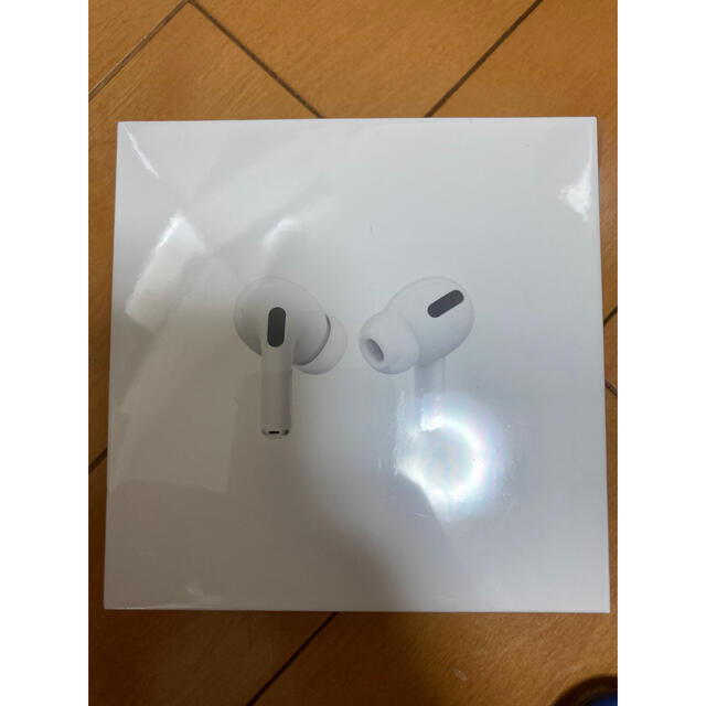 Apple(アップル)の2021年　AirPods Pro Apple スマホ/家電/カメラのオーディオ機器(ヘッドフォン/イヤフォン)の商品写真