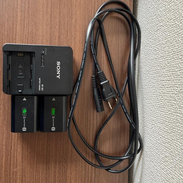 SONY(ソニー)のSONY α7c バッテリーチャージャー、SDカード付き スマホ/家電/カメラのカメラ(ミラーレス一眼)の商品写真