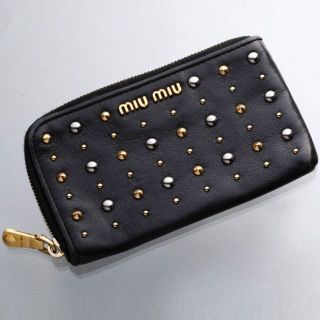 ミュウミュウ スタッズの通販 500点以上 | miumiuを買うならラクマ ミュウミュウ スタッズの通販 500点以上 | miumiuを買うならラクマ