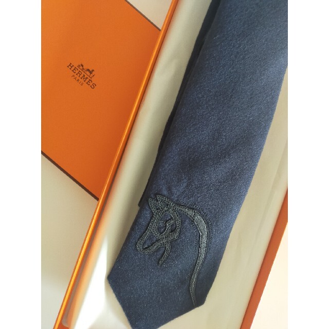 安い購入 Hermes シュヴァル・オ・トレ 紺 ネクタイ 【新品未使用