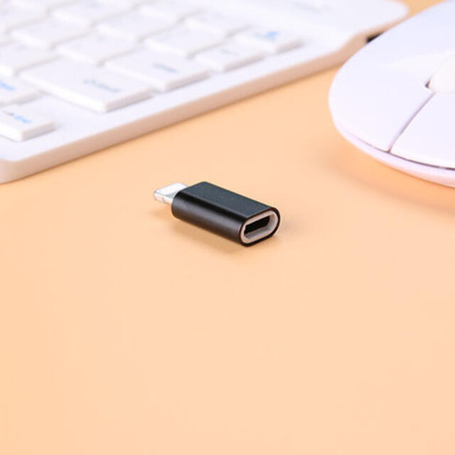 変換アダプタ Micro USB to iPhone ブルー 473 スマホ/家電/カメラのスマホアクセサリー(その他)の商品写真