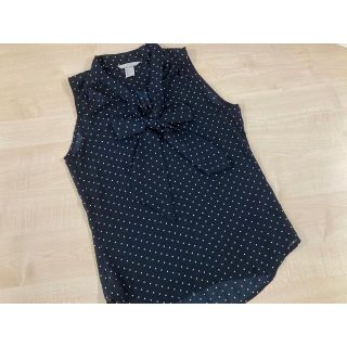 エイチアンドエム(H&M)のH&M ネイビー　ブラウス　水玉　ドット　EUR34 ノースリーブ　リボンタイ(シャツ/ブラウス(半袖/袖なし))