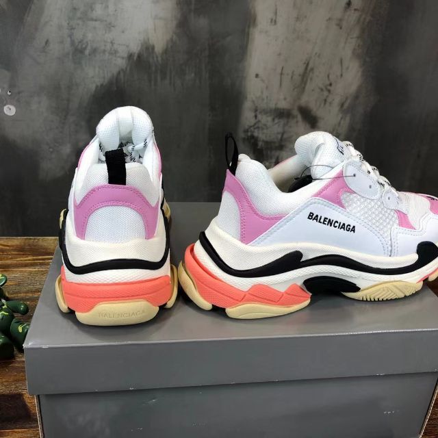 Balenciaga - バレンシアガ トリプル スニーカー ピンク の通販 by Shaqita Hilosky's shop｜バレンシアガ