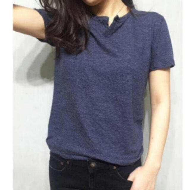 TODAYFUL(トゥデイフル)のTODAYFUL ヘンリーネックTシャツ シンプル 無地 半袖 ネイビー 春夏 レディースのトップス(Tシャツ(半袖/袖なし))の商品写真