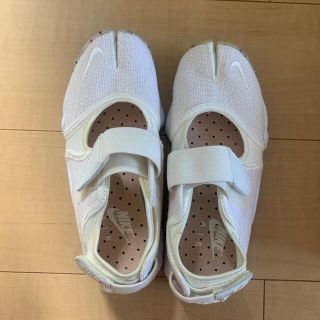 ナイキ(NIKE)のnike エアリフトwhite 24cm(スニーカー)