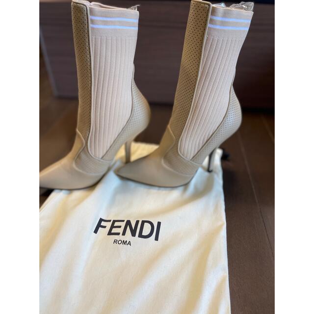 FENDI ドッキングデザインブーツ レディースの靴/シューズ(ブーツ)の商品写真