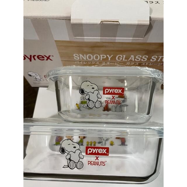 SNOOPY(スヌーピー)のパイレックス　pyrex スヌーピー  全て柄違い　4つセット　新品未使用品 インテリア/住まい/日用品のキッチン/食器(容器)の商品写真