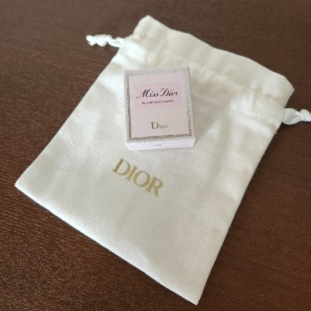 Dior(ディオール)の【FR04】新品未使用Diorミスディオール　オードゥパルファン　香水ミニボトル コスメ/美容の香水(香水(女性用))の商品写真