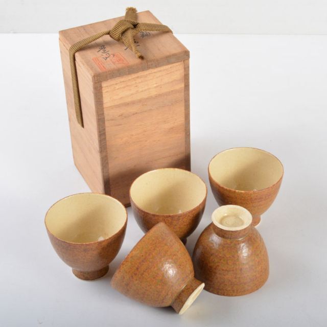 煎茶道具 伊羅保釉 煎茶碗 五客 在銘 共箱 V R4788 煎茶道具 伊羅保釉 煎茶碗 五客 在銘 共箱 V R4788