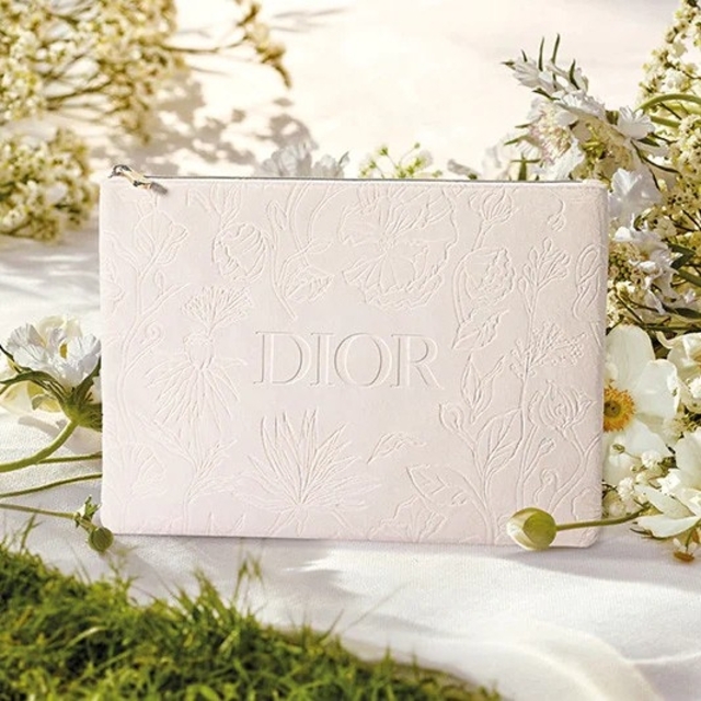 Dior(ディオール)の【ZA53】未使用　Diorディオール　マザー　ポーチ　ホワイト　ノベルティ レディースのファッション小物(ポーチ)の商品写真