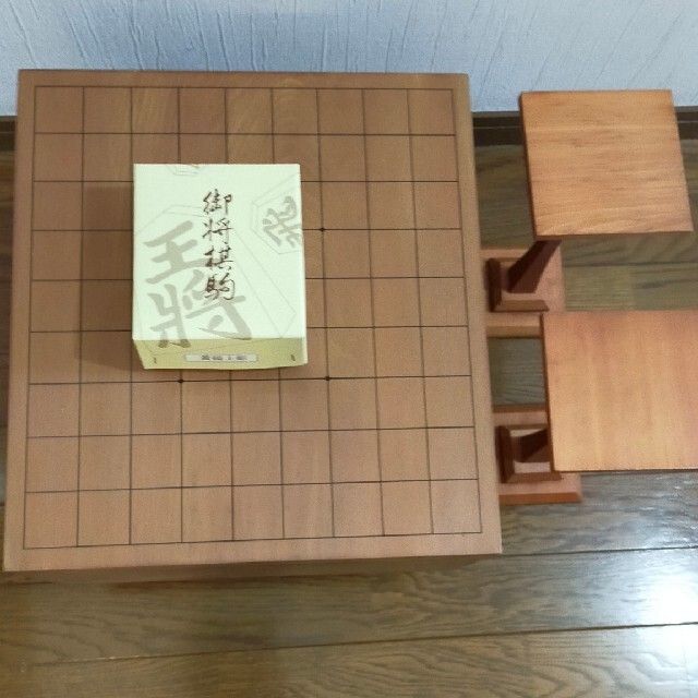 脚付き将棋盤(桂)一式　(将棋駒　駒台)