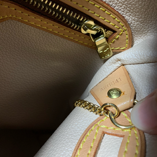 LOUIS VUITTON(ルイヴィトン)のルイヴィトン　バッグ　超美品　小さいサイズ レディースのバッグ(ショルダーバッグ)の商品写真