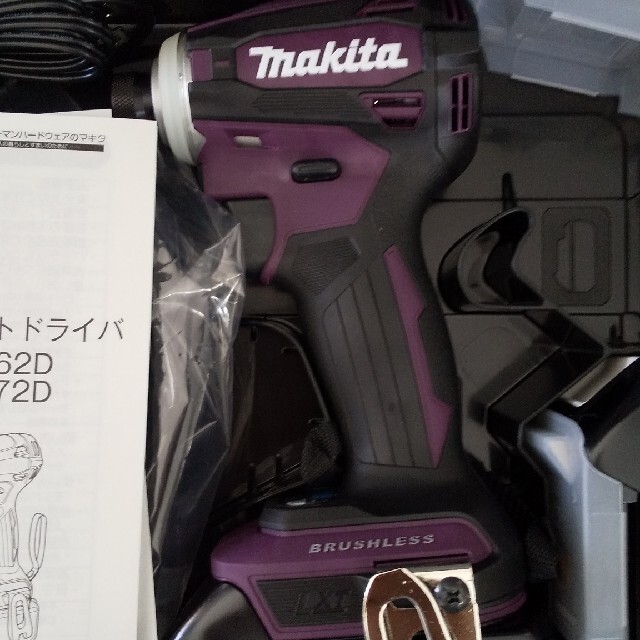 Makita(マキタ)のマキタインパクトドライバ18v 紫色 インテリア/住まい/日用品の文房具(その他)の商品写真