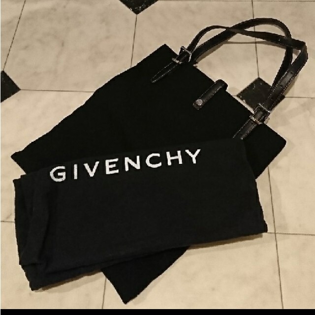 GIVENCHY(ジバンシィ)のGIVENCHY バッグ レディースのバッグ(ショルダーバッグ)の商品写真