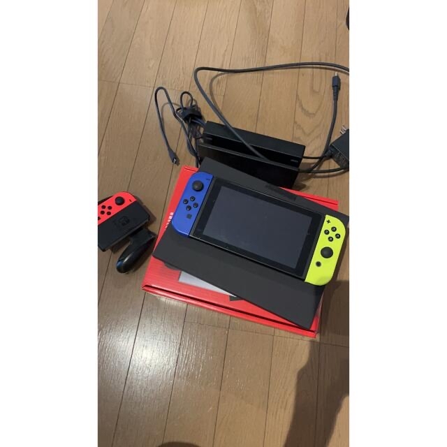 Nintendo Switch本体＋Joy-Con3本