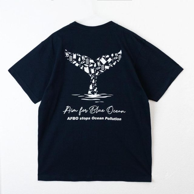 ＸＬサイズ クジラＴシャツ tシャツ クジラ 海 海洋汚染 AFBO　ネイビー メンズのトップス(Tシャツ/カットソー(半袖/袖なし))の商品写真
