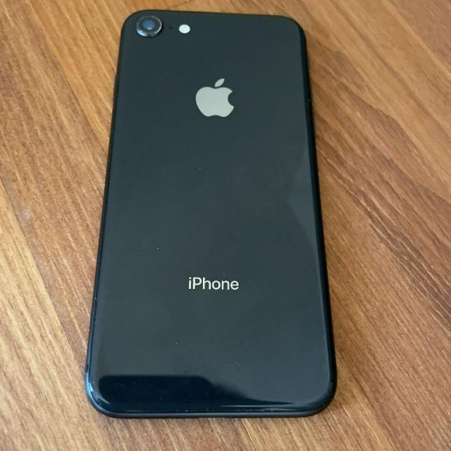 iPhone8 64GB （液晶フィルムおまけ付） SIMロック解除