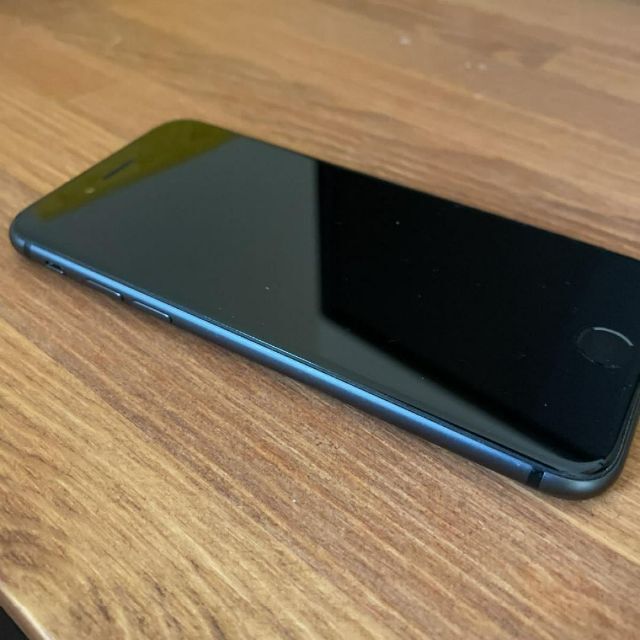 iPhone8 64GB （液晶フィルムおまけ付） SIMロック解除